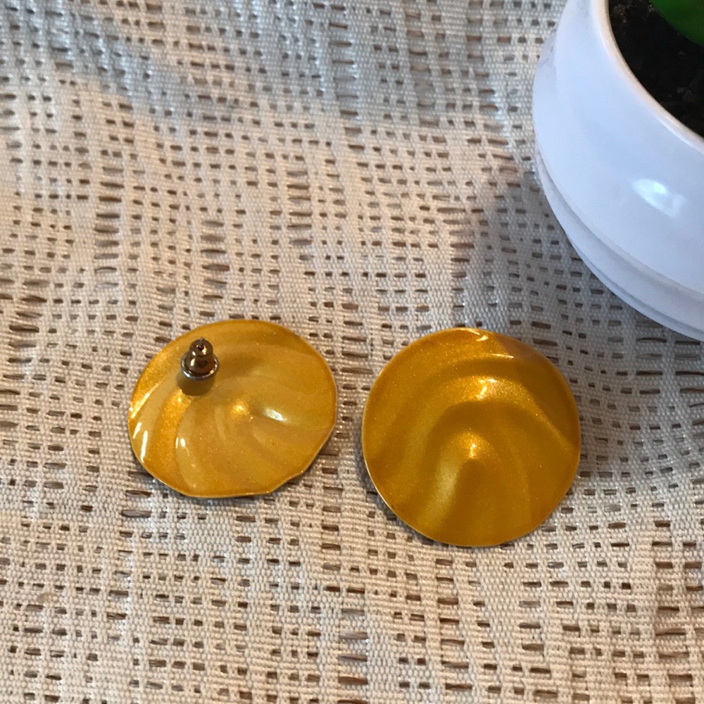 šYellow earrings - Picture 2 of 3